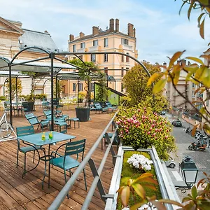 College **** Lyon