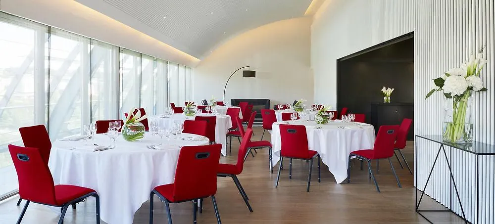 Lyon Marriott Hotel Cité Internationale 4*,